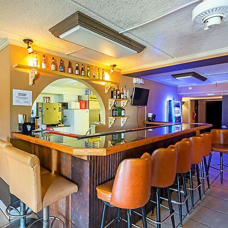Americas Best Value Inn & Suites Melbourne Bagian luar foto